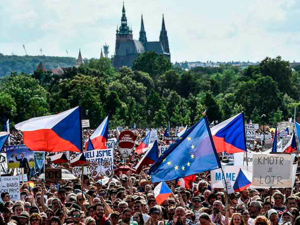 Manifestaciones En Praga Contra Reforma De Las Pensiones Diario Octubre