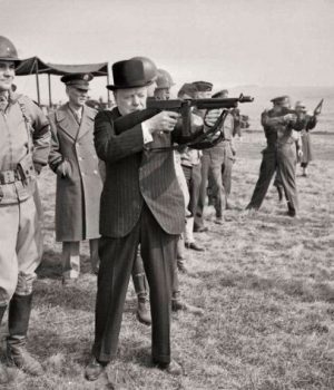Winston Churchill, un maníaco genocida Rn2qnbmy-300x350