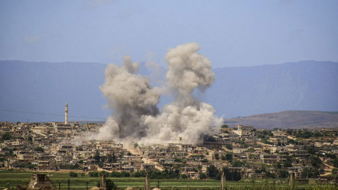imagen-activa_p Una humareda en el pueblo de Al Habit, Idlib (Siria)