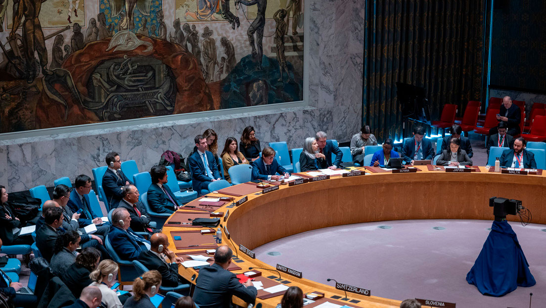 epresentantes árabes abandonan una reunión del Consejo de Seguridad durante el discurso del enviado israelí