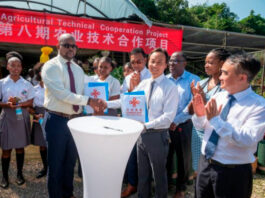 Dominica recibe equipamiento de China para impulsar agricultura
