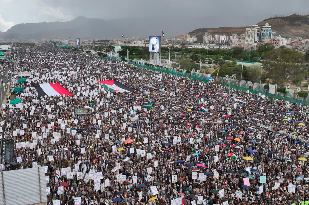 Millones de personas marcharon en Sanaa y en varias gobernaciones: Nos mantendremos firmes en nuestra posición hacia Gaza hasta su victoria