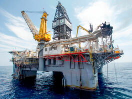 Descubren un «enorme» yacimiento en un campo marino de Kuwait