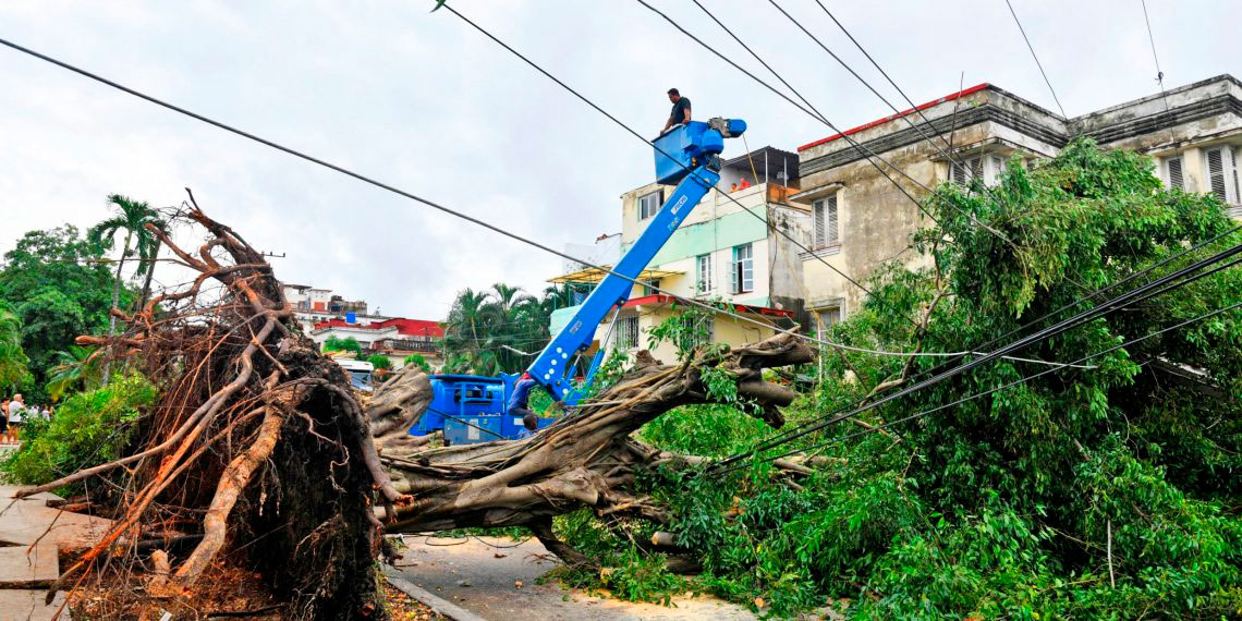 CUBA, huracán Rafael: Graves daños, 250.000 personas evacuadas… pero ninguna fallecida