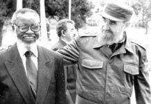 Sam Nujoma es Namibia, es África