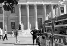 España. Concentración ante el Congreso contra el rearme y la militarización