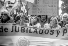 Plaza del Congreso, otra vez marchan jubilados argentinos