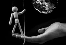 Morosov: “Ni es inteligente ni es artificial: es una herencia de la Guerra Fría”