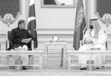 Pakistán podría desplegar sus tropas en Arabia Saudita en el marco de un acuerdo militar