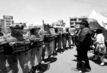 Paro indígena en Ecuador cumple una semana con más bloqueos y represión policial