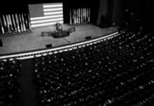 Trump exhorta a sus generales a vigilar «el enemigo interior» en EEUU