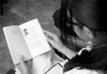 Los versos y la amistad borran la lejanía