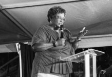 Barbados denuncia amenazas a la paz del Caribe por presencia militar de EE.UU.