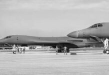 Bombarderos estadounidenses B-1B sobrevuelan costa venezolana, según rastreador de vuelos