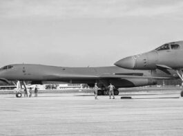 Bombarderos estadounidenses B-1B sobrevuelan costa venezolana, según rastreador de vuelos
