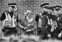 Los tribunales fascistas británicos: juicios farsa en 36 minutos