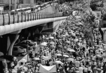 Miles de personas protestan en Rumanía contra medidas de austeridad del Gobierno