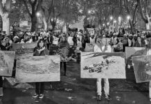 Una vez más, en Iruñea hubo manifestación para exigir el derribo del Monumento a los Caídos