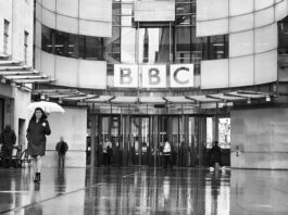 Zajárova sobre escándalo de la BBC: «Noticias falsas a escala industrial»