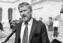 Congresista revela que archivos no publicados del caso de Epstein contienen nombres de 20 famosos