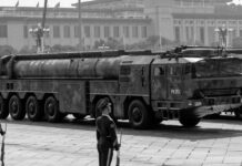 «Capaz de interceptar objetivos fuera de la atmósfera»: Así es el novedoso misil antiaéreo chino