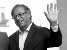 Petro: Triunfo del «No» en Ecuador indica deseo de mantener constitución de 2008