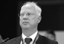 Enviado del Kremlin: Belicistas atacan el plan de Trump porque «esperan obtener un retrete de oro»