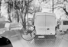 La desesperada fuga de un ucraniano del camión de reclutadores