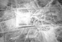 Zajárova da una dura respuesta a Macron sobre los activos rusos congelados