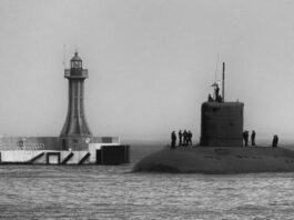 El único submarino de Polonia se avería de camino al desfile del Día de la Armada