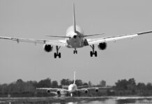 Petro: «Colombia restablece el servicio aéreo civil con Venezuela e invita al mundo a hacerlo»