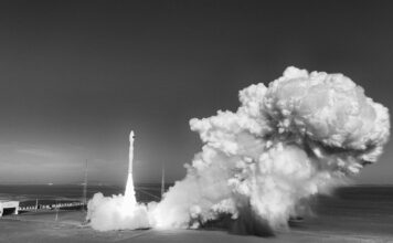 China lanza cohete con 6 satélites nacionales y 3 de Emiratos Árabes Unidos, Egipto y Nepal