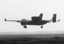 China ensaya el mayor vehículo aéreo del mundo capaz de desplegar un enjambre de drones suicidas