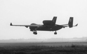 China ensaya el mayor vehículo aéreo del mundo capaz de desplegar un enjambre de drones suicidas