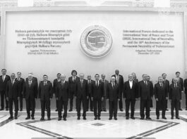 Líderes mundiales se hacen foto conjunta en un gran foro en Turkmenistán