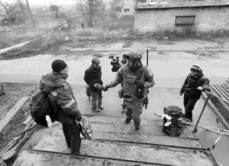 Periodistas rusos muestran Krasnoarmeisk tras liberación