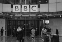Trump golpea a la BBC con una multimillonaria demanda