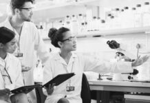 Irán propuso a los BRICS crear una red común de laboratorios científicos