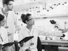 Irán propuso a los BRICS crear una red común de laboratorios científicos