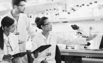 Irán propuso a los BRICS crear una red común de laboratorios científicos