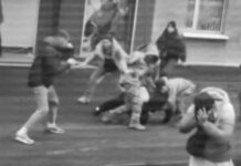 Pelea masiva entre reclutadores forzosos y civiles en una ciudad ucraniana