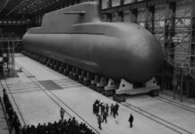 Líder de Corea del Norte supervisa construcción de submarino estratégico