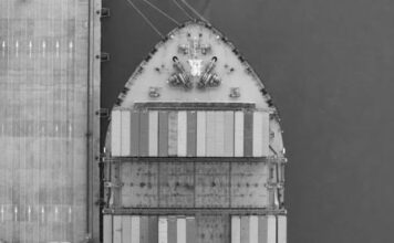 En China entra en servicio primer superpetrolero inteligente del mundo impulsado por metanol