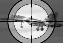 Fuerzas rusas derriban un caza Su-27 de los nazis de la OTAN