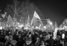 «¡Abajo la guerra, abajo el imperio!»: manifestación en París se solidariza con Venezuela