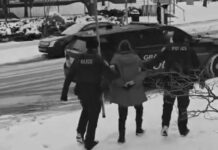 Activista de EE.UU. arrestada en plena transmisión en vivo tras protestar por Venezuela