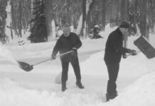 Lukashenko, su hijo y su perro lidian con las secuelas de la fuerte nevada