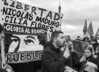 Movilización multinacional exige en París libertad de Maduro y Cilia