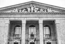 «Un cuento de hadas»: El histórico teatro de Mariúpol vuelve a abrir sus puertas