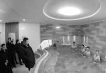 Kim Jong-un inspecciona la sauna en su nuevo complejo de descanso para trabajadores
